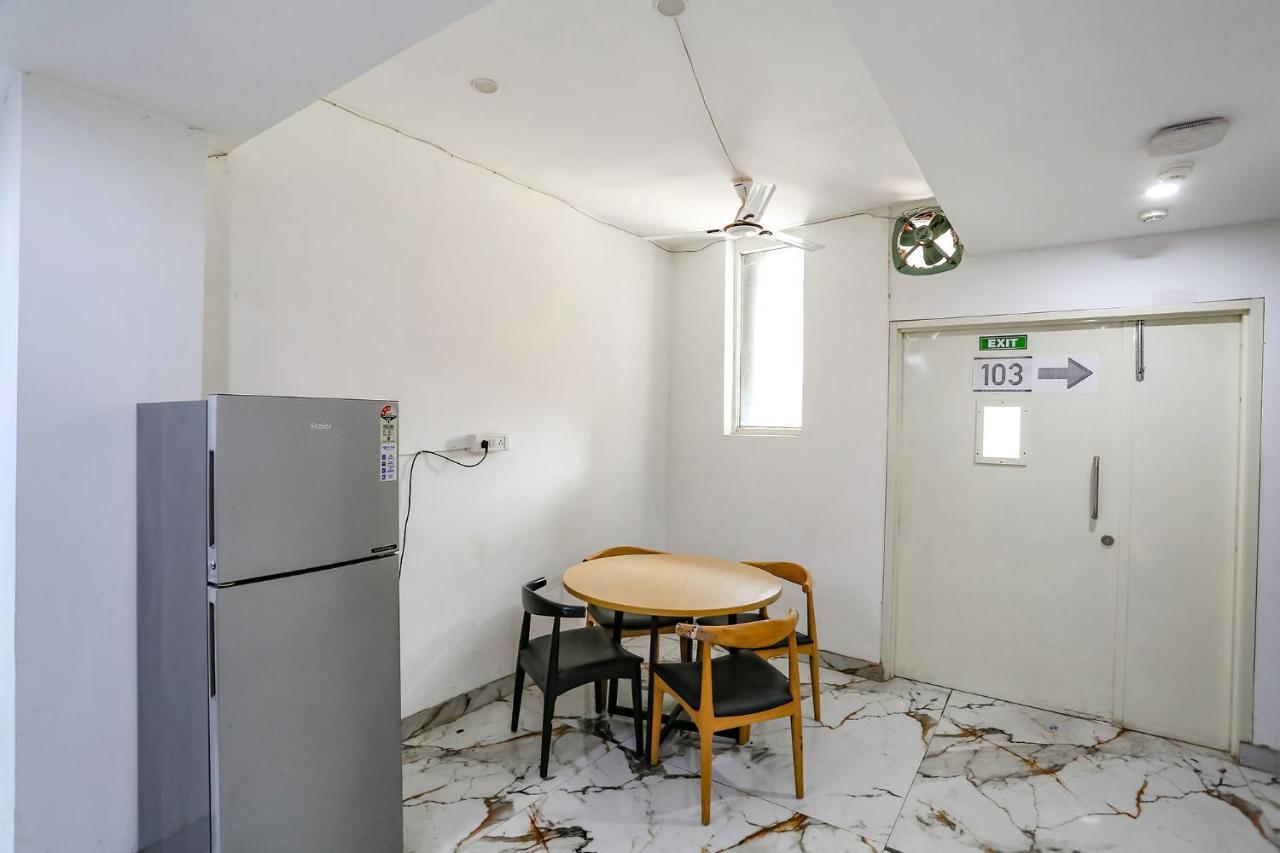 Fabhotel Vat - Meera Bagh Delhi  Exterior photo
